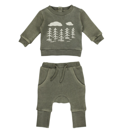 Cozy Sweatshirt & Jogger Set in Hunter Tree