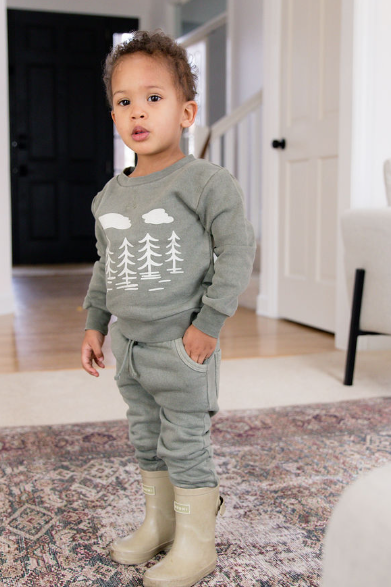 Cozy Sweatshirt & Jogger Set in Hunter Tree